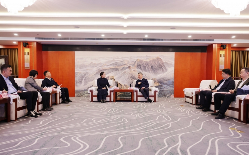 榮程集團董事會主席張榮華一行赴上海市寶山區(qū)考察交流